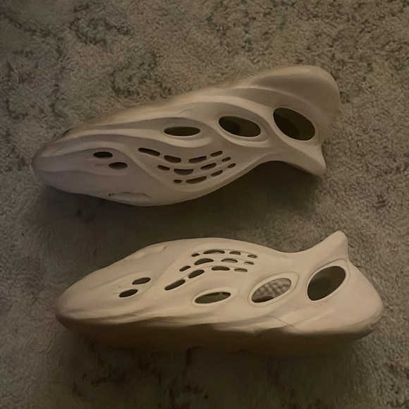 Adidas Yeezy foam runner - Picture 2 of 7